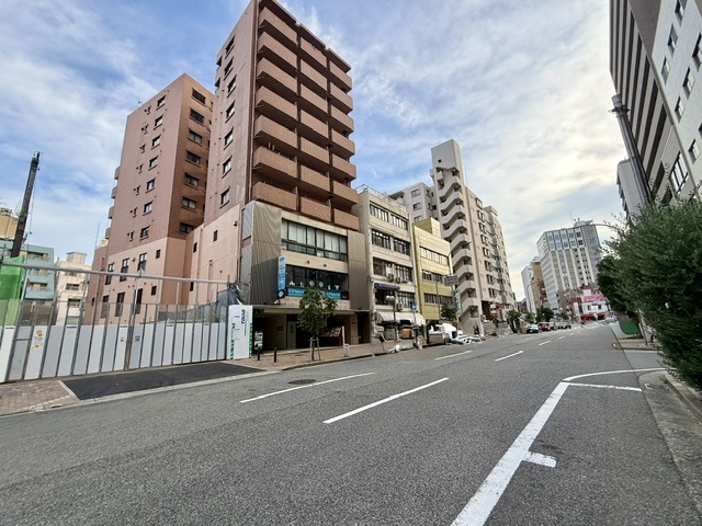外観 前面道路